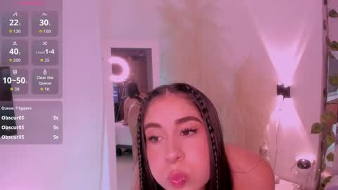 sussy_bell_ online show from May 28, 1:58 am