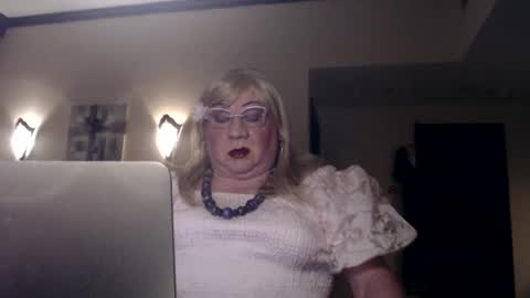 My name is Sissy or more fully Suzanna Aprilia Maria Mariquita Catarina Chinita Banci. Soy una puta - que chimba ladybug online show from February 14, 5:14 pm