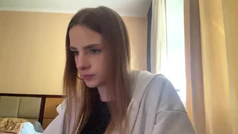 Emila online show from May 22, 1:07 pm
