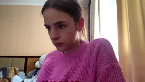 Emila online show from May 25, 1:17 pm