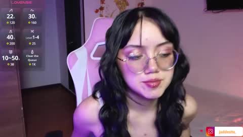 Snapshot of suzumi_ chatting on January 7, 6:35 pm Jadde  online show from January 7, 6:35 pm