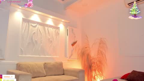 Suzy online show from December 17, 12:23 am