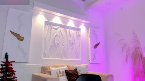 Suzy online show from December 31, 7:18 pm