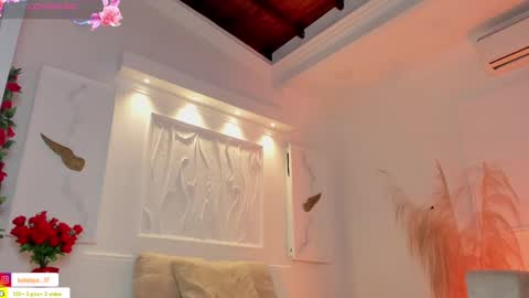 Suzy online show from February 21, 12:27 am