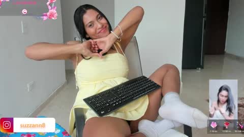 suzzann_rugg online show from May 7, 10:27 pm