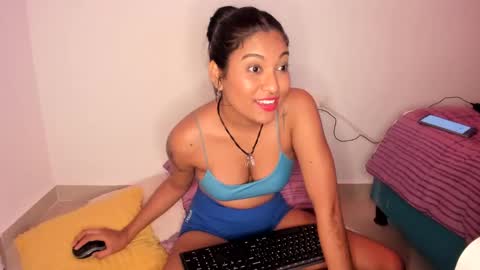 suzzann_rugg online show from October 2, 10:52 pm