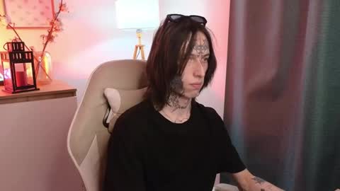 Eric online show from April 18, 10:43 pm