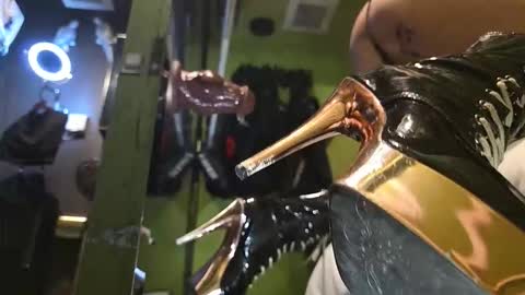 Johnny Cum Lover online show from February 16, 11:25 pm