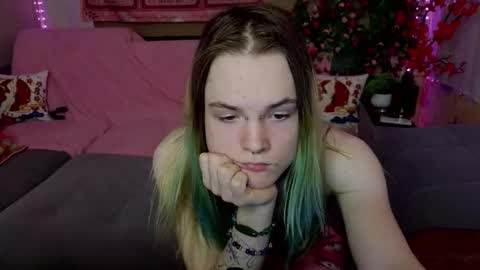 Haeyang  Torry online show from February 25, 10:35 pm