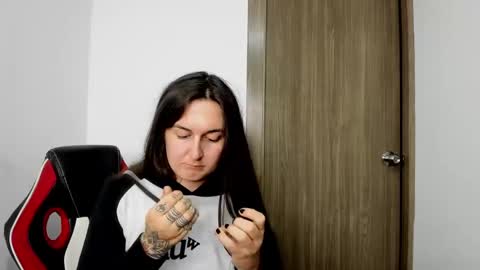 sweet__suck69bitch online show from February 21, 6:18 am