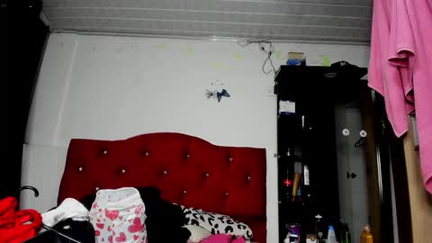 sweet__suck69bitch online show from October 13, 2:24 am