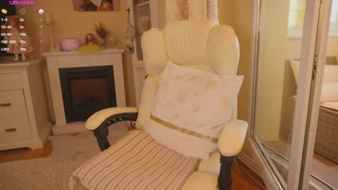 free  online show from November 21, 1:31 pm