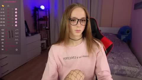 Snapshot of sweet_ali3s chatting on February 18, 6:15 pm Call me Alis online show from February 18, 6:15 pm