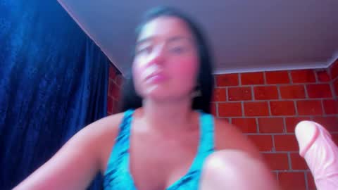 sweet and hot alaia online show from January 18, 12:30 am