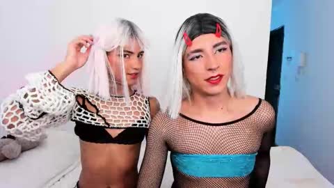 Snapshot of sweet_angels_xx chatting on October 30, 9:26 pm Samantha Jones  Charlotte York online show from October 30, 9:26 pm