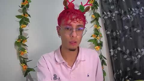 sweet_boy2224 online show from December 2, 8:18 pm