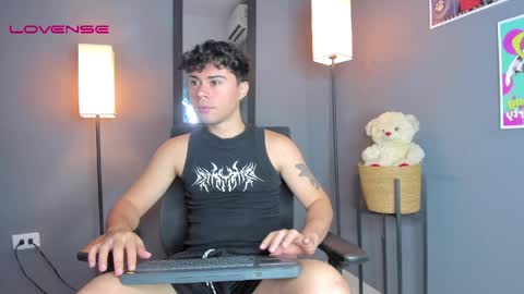 Theo ithan  leo online show from March 29, 8:21 pm