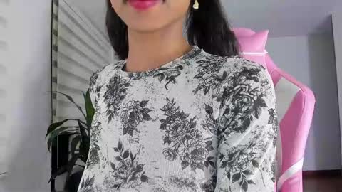 sweet_brunette88 online show from January 24, 3:22 am