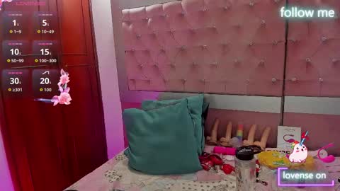  emmili  online show from December 18, 12:44 pm