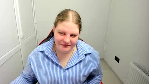 Karla online show from May 7, 7:04 am