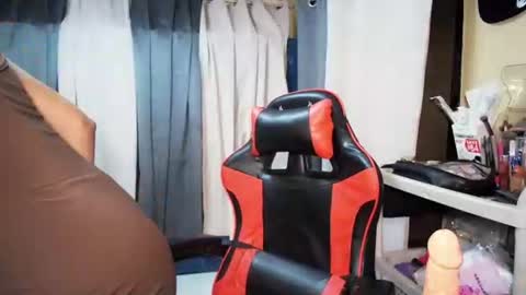 Maleia online show from May 2, 1:22 am
