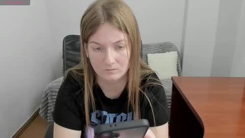 Mila online show from December 5, 5:55 pm