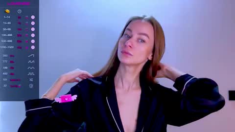 Mia online show from November 16, 9:11 am