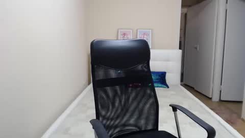 Snapshot of sweet_mood chatting on October 27, 6:52 pm Anna online show from October 27, 6:52 pm