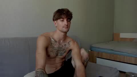 sweet_smith8 online show from September 14, 7:32 am