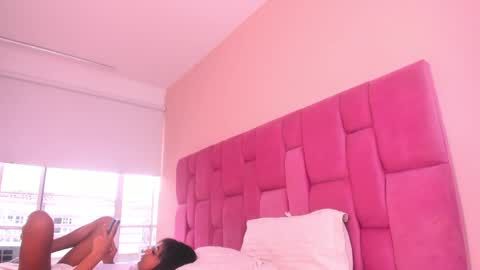 Snapshot of sweet_stacie chatting on March 5, 8:00 pm sweet_stacie online show from March 5, 8:00 pm