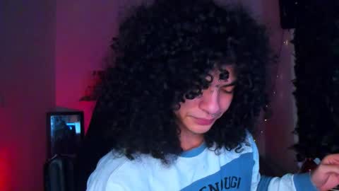 Steven independent model online show from February 5, 1:25 pm