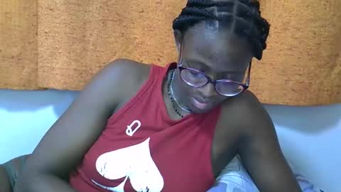 sweet_zarah online show from April 4, 4:47 pm