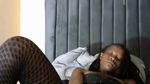 Snapshot of sweetalianah chatting on February 25, 10:42 pm LIANAH online show from February 25, 10:42 pm