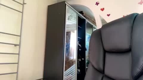 Snapshot of sweetalissa18 chatting on February 19, 12:44 pm sweetalissa18 online show from February 19, 12:44 pm