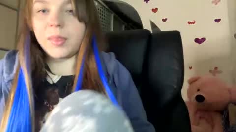 Snapshot of sweetalissa18 chatting on December 14, 2:00 pm sweetalissa18 online show from December 14, 2:00 pm