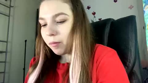 Snapshot of sweetalissa18 chatting on December 3, 11:51 am sweetalissa18 online show from December 3, 11:51 am
