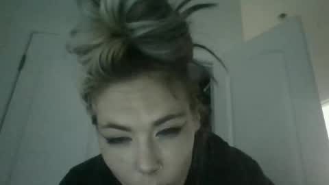 sweetbaby7911 online show from May 8, 10:43 am