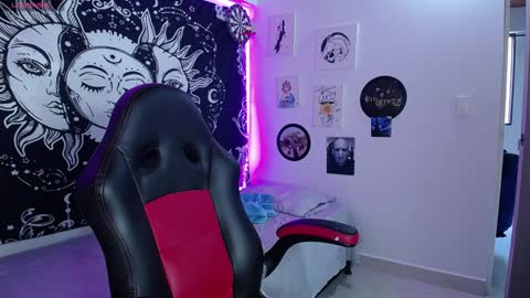 sweetbitter_ online show from December 31, 7:40 pm