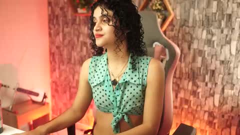 Salom independent model online show from March 18, 7:31 pm