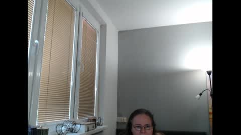 Sweetboobs85h online show from May 11, 4:04 pm