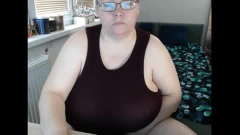 Sweetboobs85h online show from February 28, 10:08 am
