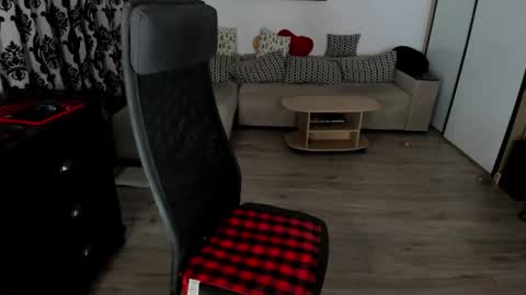 Charlotte online show from September 19, 6:33 pm