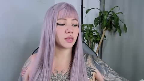       Independent model online show from January 12, 5:03 am