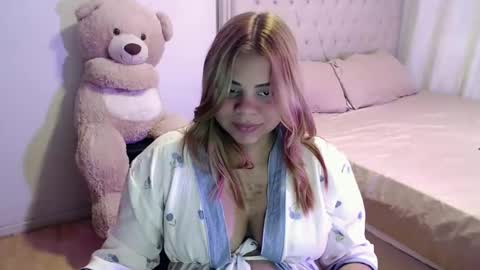 Snapshot of sweetcristalh chatting on October 25, 6:08 pm Cristal online show from October 25, 6:08 pm