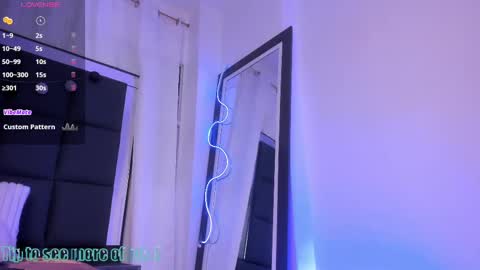 M I A online show from October 31, 12:27 pm