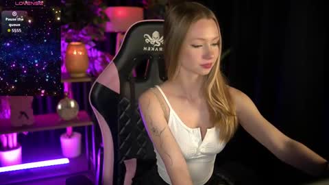 Lina online show from March 12, 4:22 pm