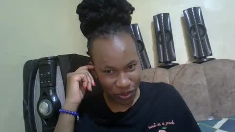 Snapshot of sweetdiva2012 chatting on October 23, 12:17 pm sweetdiva2012 online show from October 23, 12:17 pm