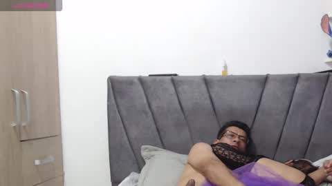 Snapshot of sweetdoll_and_daddy chatting on October 31, 8:20 pm Sweet doll and Daddy online show from October 31, 8:20 pm