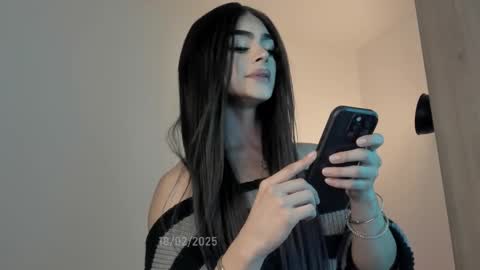 Bella online show from February 18, 9:42 pm