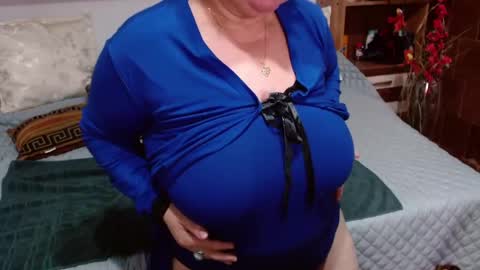 Snapshot of sweetestmilf4you chatting on December 11, 4:41 pm sweetestmilf4you online show from December 11, 4:41 pm
